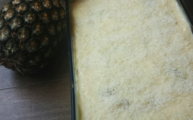 Bolo Gelado de Abacaxi com Coco