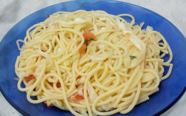 Macarrão com repolho