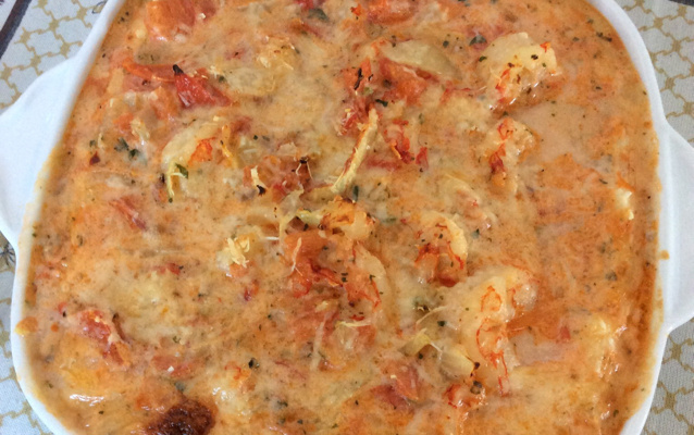 Purê de batatas com camarão