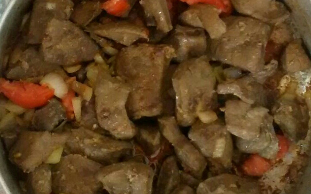 Bife de fígado acebolado