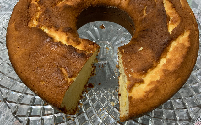 Bolo de queijo e creme de leite