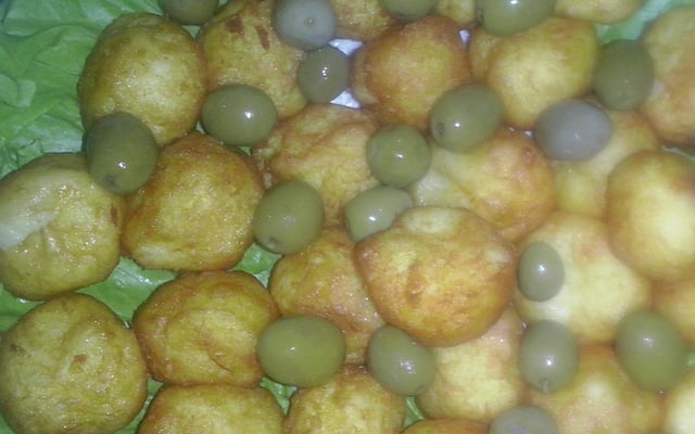 Bolinho de batata com queijo (melhor do que batata-frita)