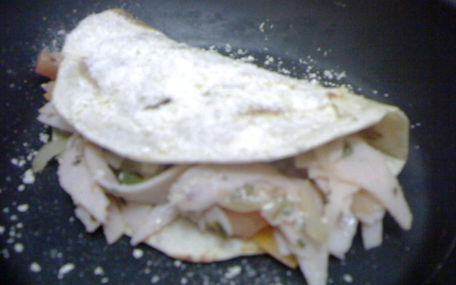 Panqueca de blanquet de peru e queijo cheddar