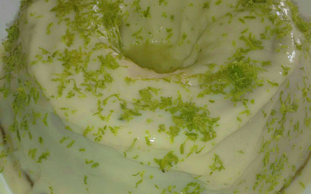 Bolo de limão cremoso