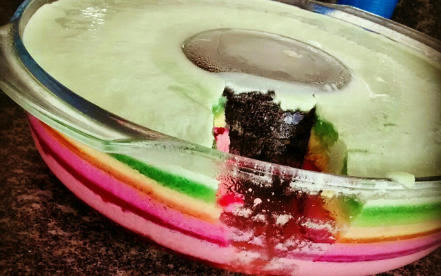 Gelatinas coloridas em camadas