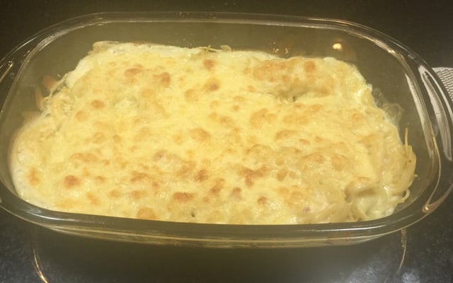 Macarrão gratinado ao molho branco