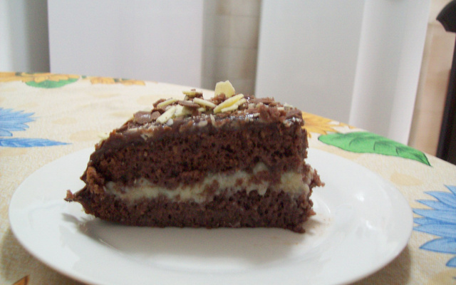 Torta gelada de chocolate e coco