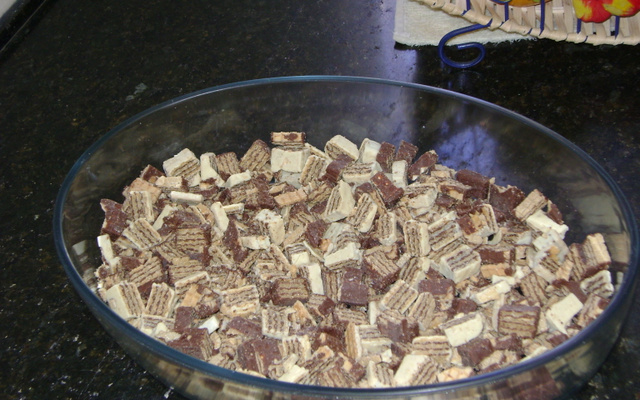 Torta de brigadeiro, sorvete e bis