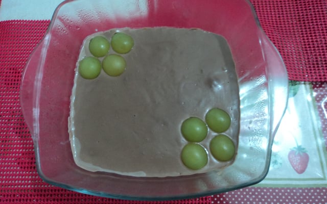 Creme de uva com ganache de chocolate