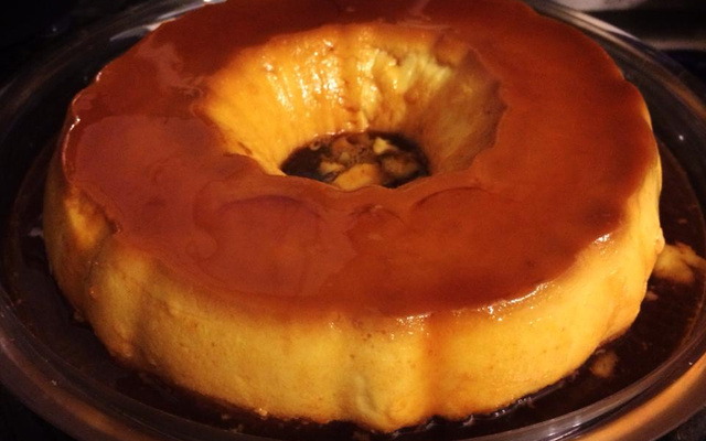 Pudim de leite condensado com leite de coco