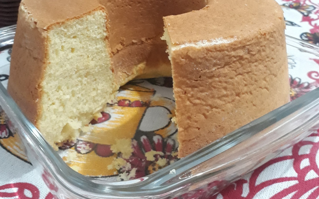 Bolo de queijo e creme de leite