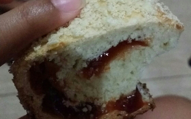 Cuca de goiabada com farofa