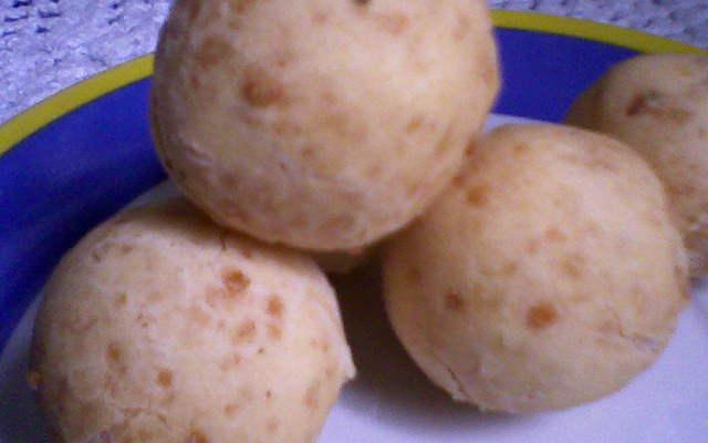 Pão de queijo frito