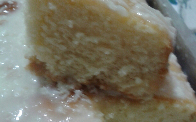 Bolo pão-de-ló com coco