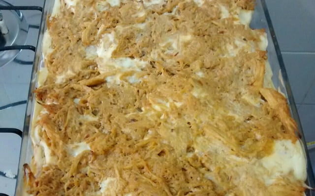 Panqueca de frango ao molho 4 queijos