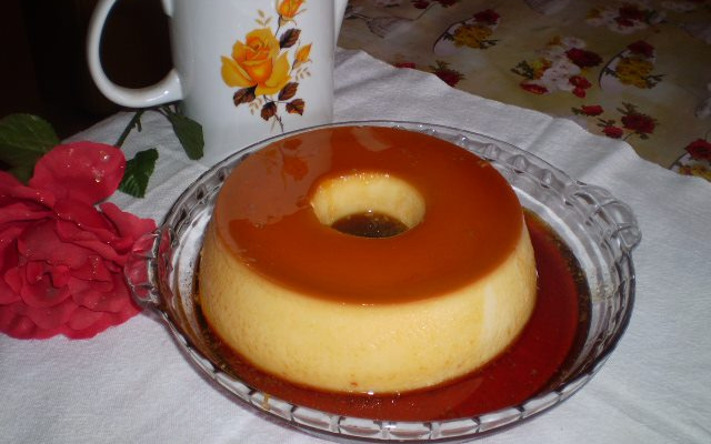 Pudim de leite cremosão