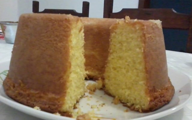 Bolo de laranja com calda