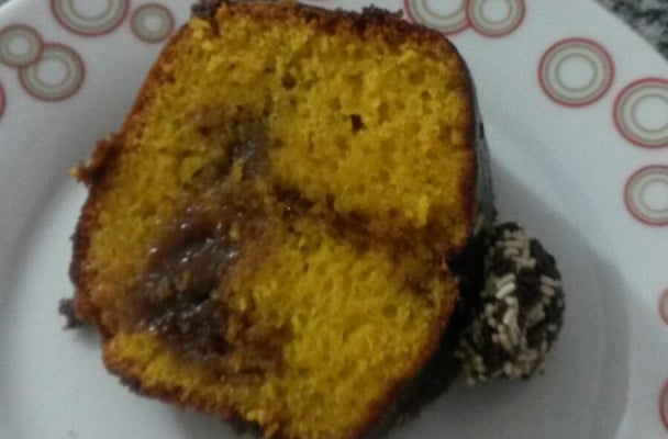 Bolo de cenoura recheado