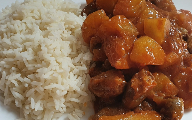 Coração de galinha ensopado com batatas