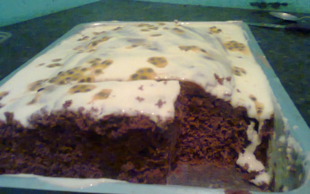 Bolo de chocolate com mousse de maracujá