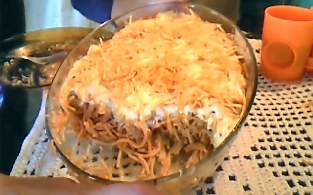 Espaguete com atum e molho 4 queijos ao forno