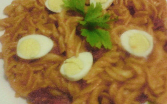 Macarrão caseiro ao molho vermelho