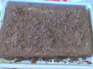 Bolo de prestígio com ganache de chocolate