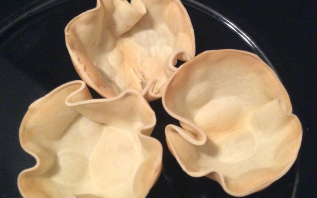 Cestinha com massa de pastel