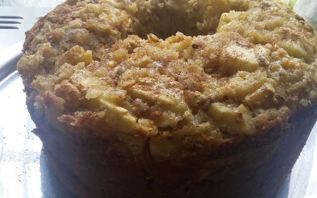 Bolo de granola e maçã