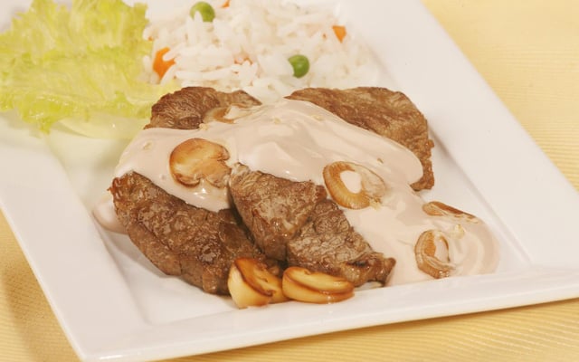 Bife acebolado - apartamento 602 (Carmen)