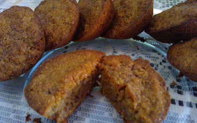 Muffins integrais de banana da Tia Nilza