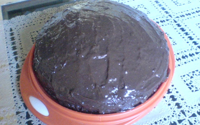 Bolo de chocolate com recheio de doce de leite