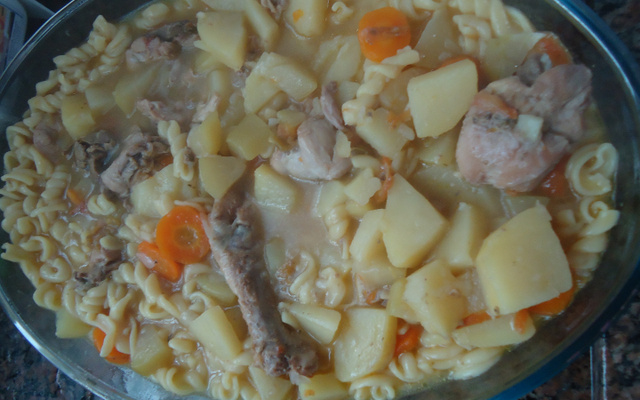 Sopa de carne com legumes da Di