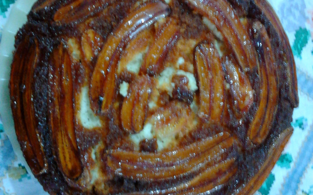 Bolo de banana caramelada