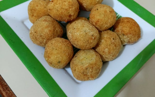 Bolinho de farinha de mandioca com batata