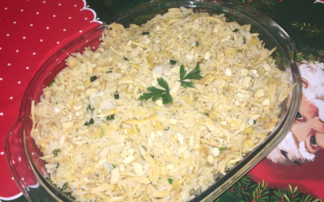 Arroz com frango e amêndoas