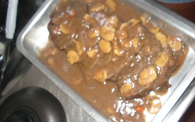 Carne ao falso molho madeira