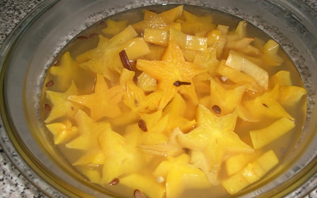 Doce de carambola em caldas