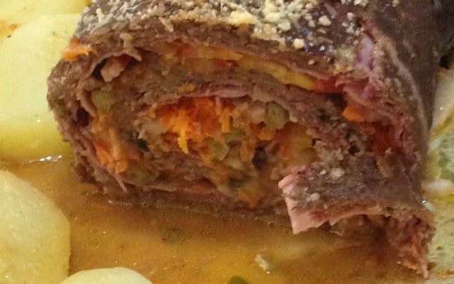 Rocambole de carne moída