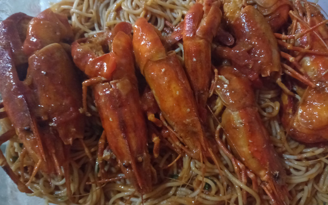 Spaghetti al'astice (espaguete com lagosta)