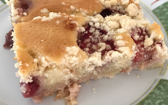 Cuca de morango da Karine