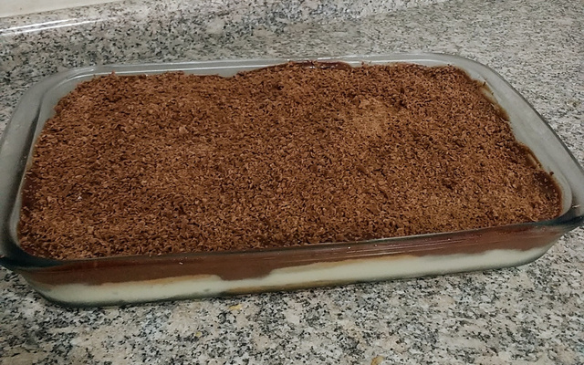 Pavê de coco e chocolate