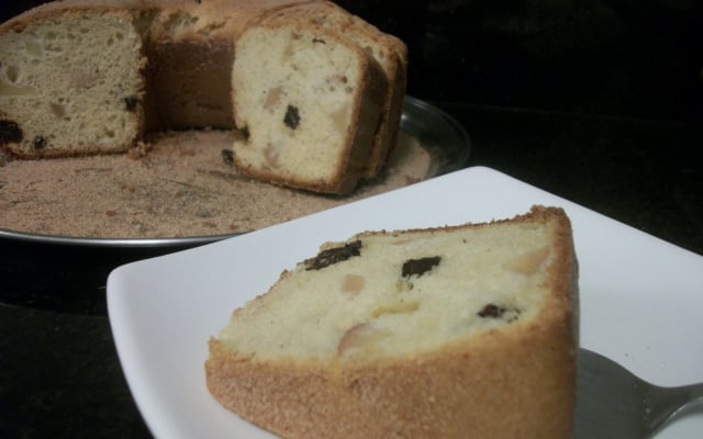 Bolo de maçã com passas