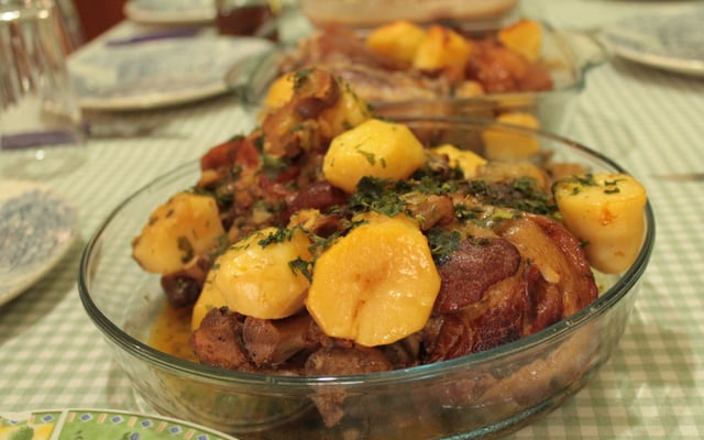 Joelho de porco assado no forno