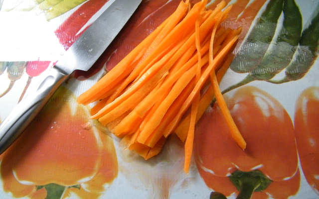 Filé de peixe à Julienne de legumes com molho de cream cheese