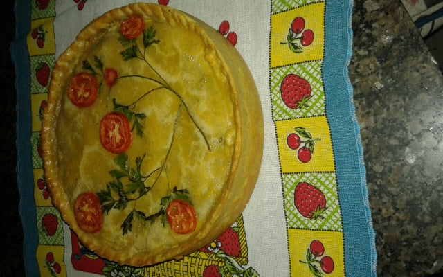 Empadão de frango cremoso