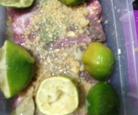 Costela de porco marinada no vinho seco