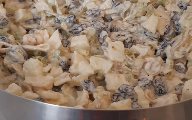 Salada de alho poró com iogurte