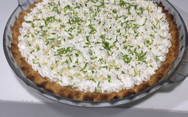 Torta de limão com chantilly