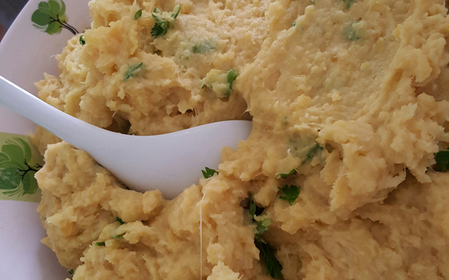 Purê de batata doce com salsinha